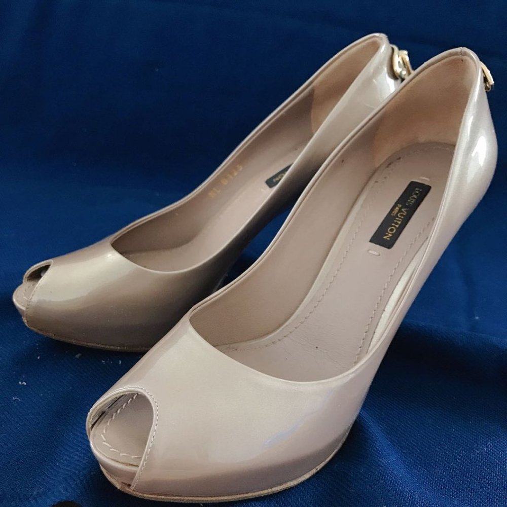 Louis Vuitton Beige Gold Patent Leather Oh Really